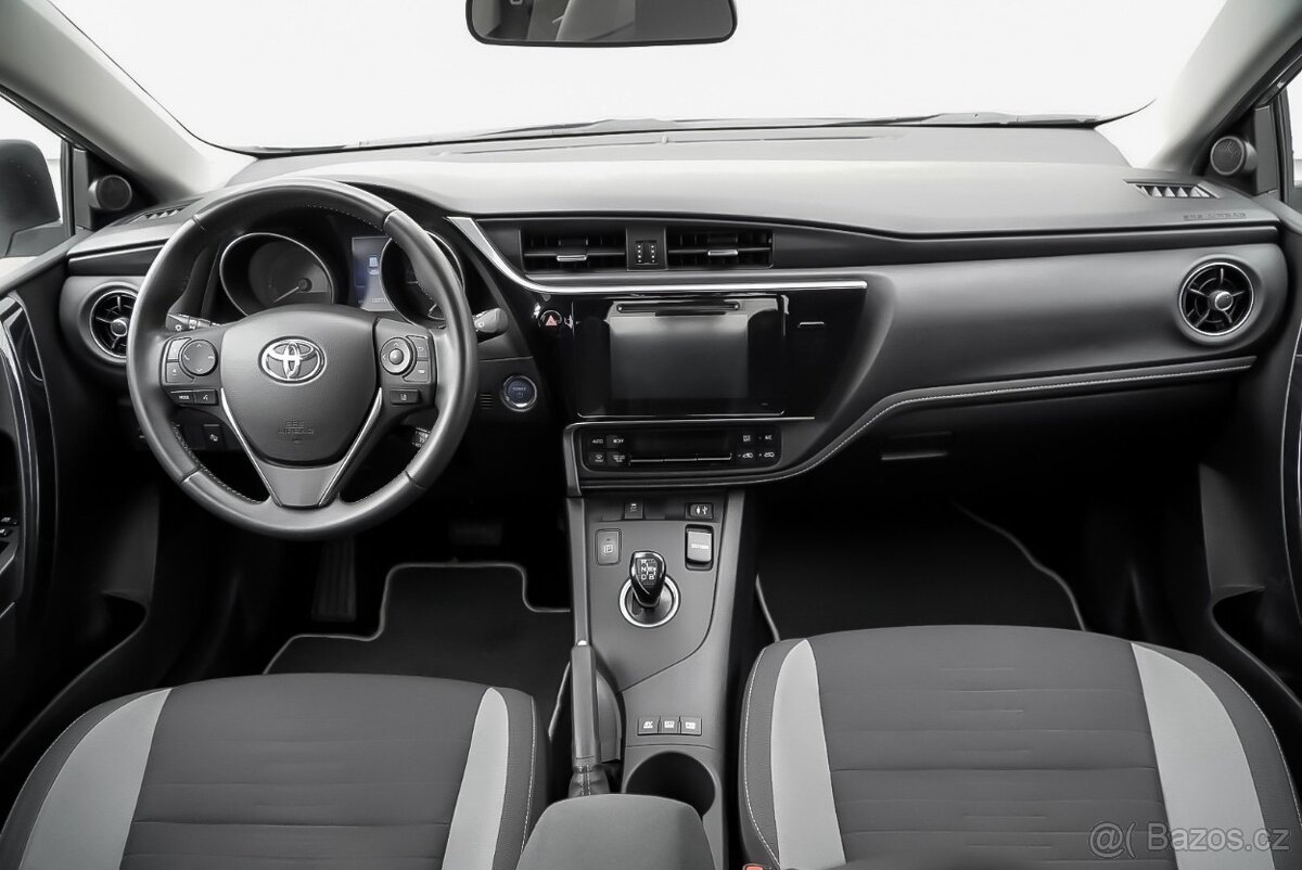 Toyota Auris 1.8 HYBRID - 19