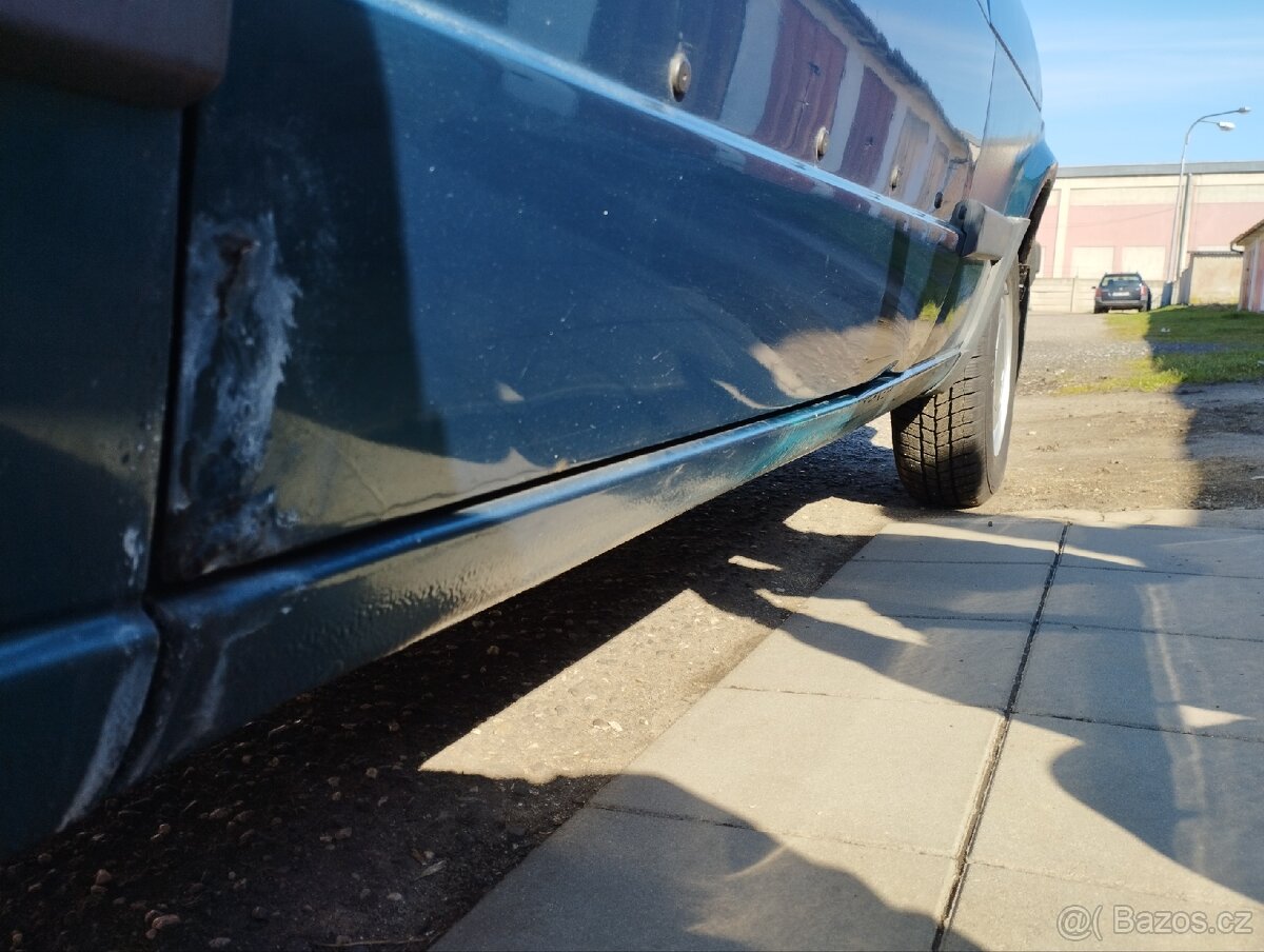 VW Golf II zelená - 19