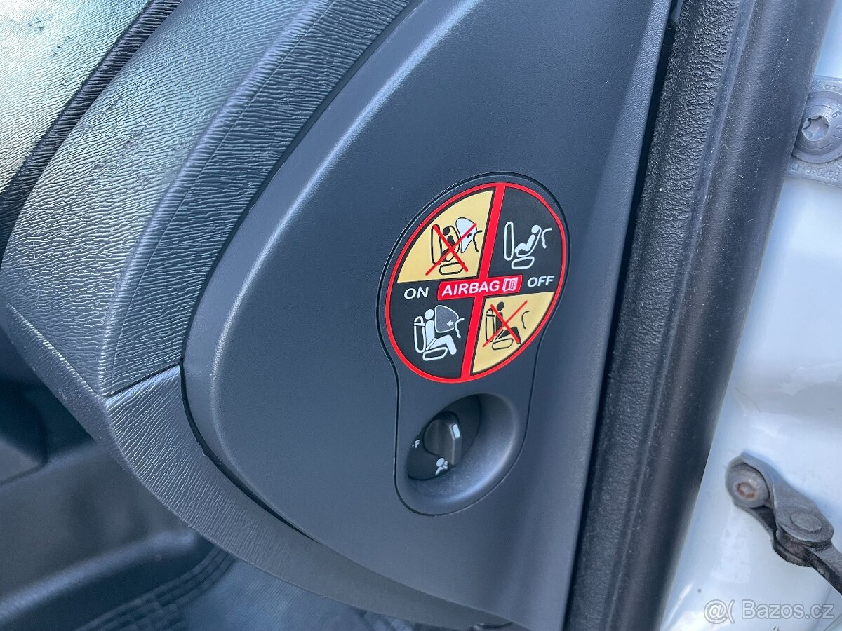 Renault Kangoo 1.5 dCi DPH Posuvná střecha - 19