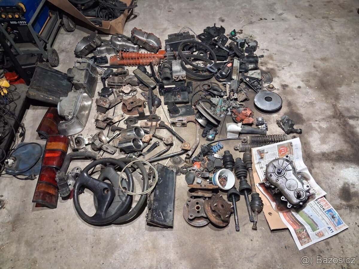 Prodám Microcar lyra odysey + 2 k tomu , díly - 19