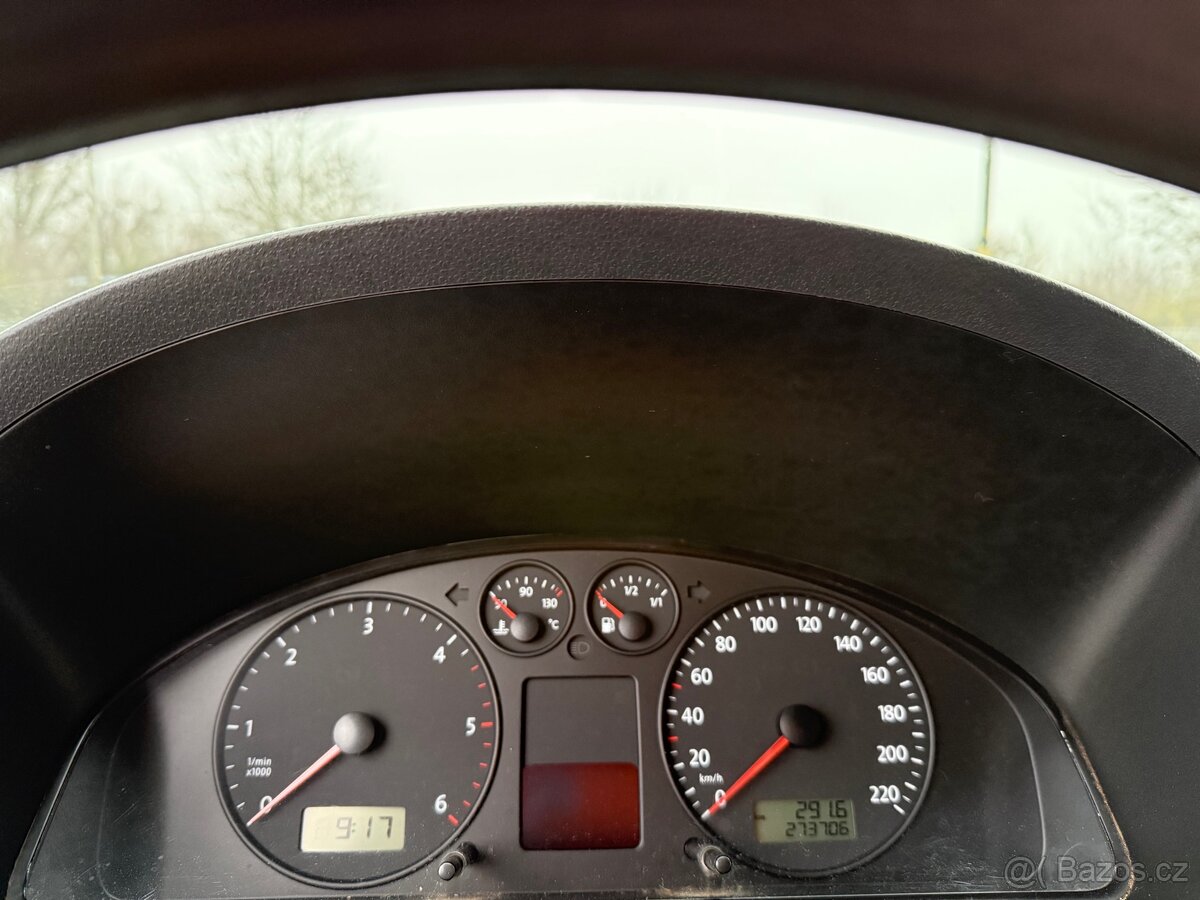 VW Transporter T5 1.9 TDI - 19