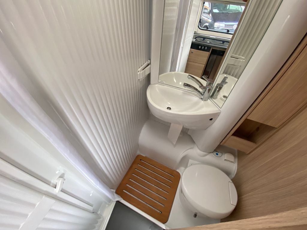 Sunlight V60,140ps,2020,2x klima,tempo,zenec,garaz,tv,AKCE - 19