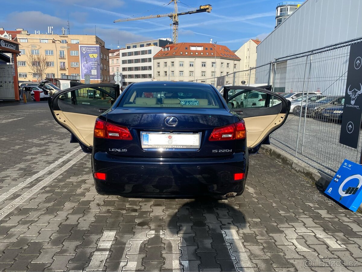 Lexus IS220d - 19