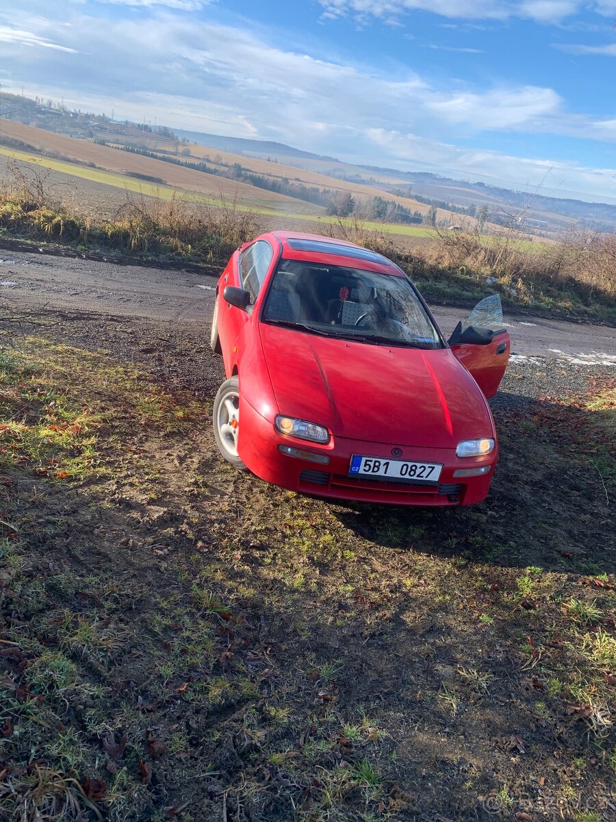 Prodám vyměním Mazdu 323F REZERVACE - 19