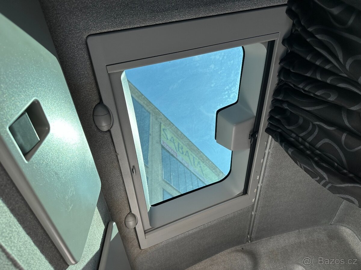 Iveco Eurocargo 120E25 MĚCHY - SKŘÍŇ - ČELO EEV - 19