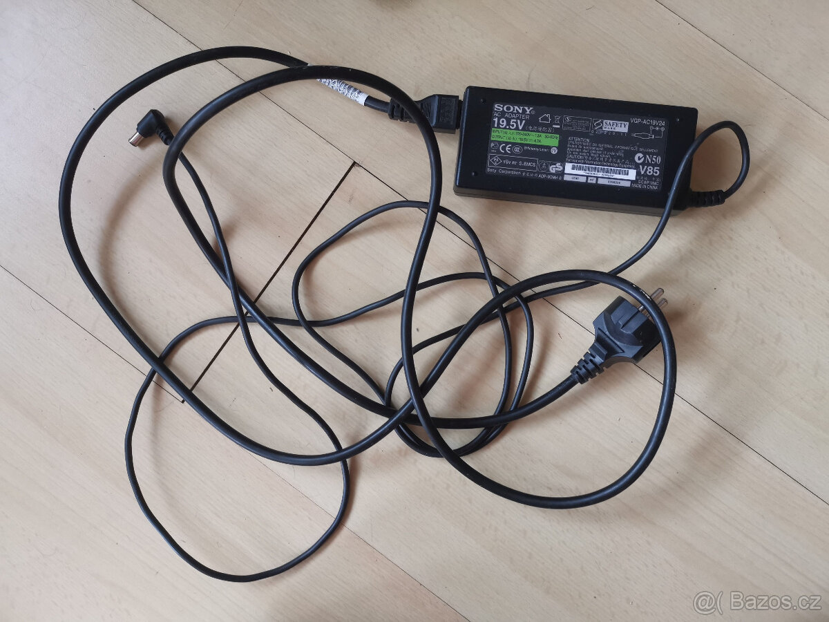 SONY VAIO SVE1511H1ESI - výborný stav - 19