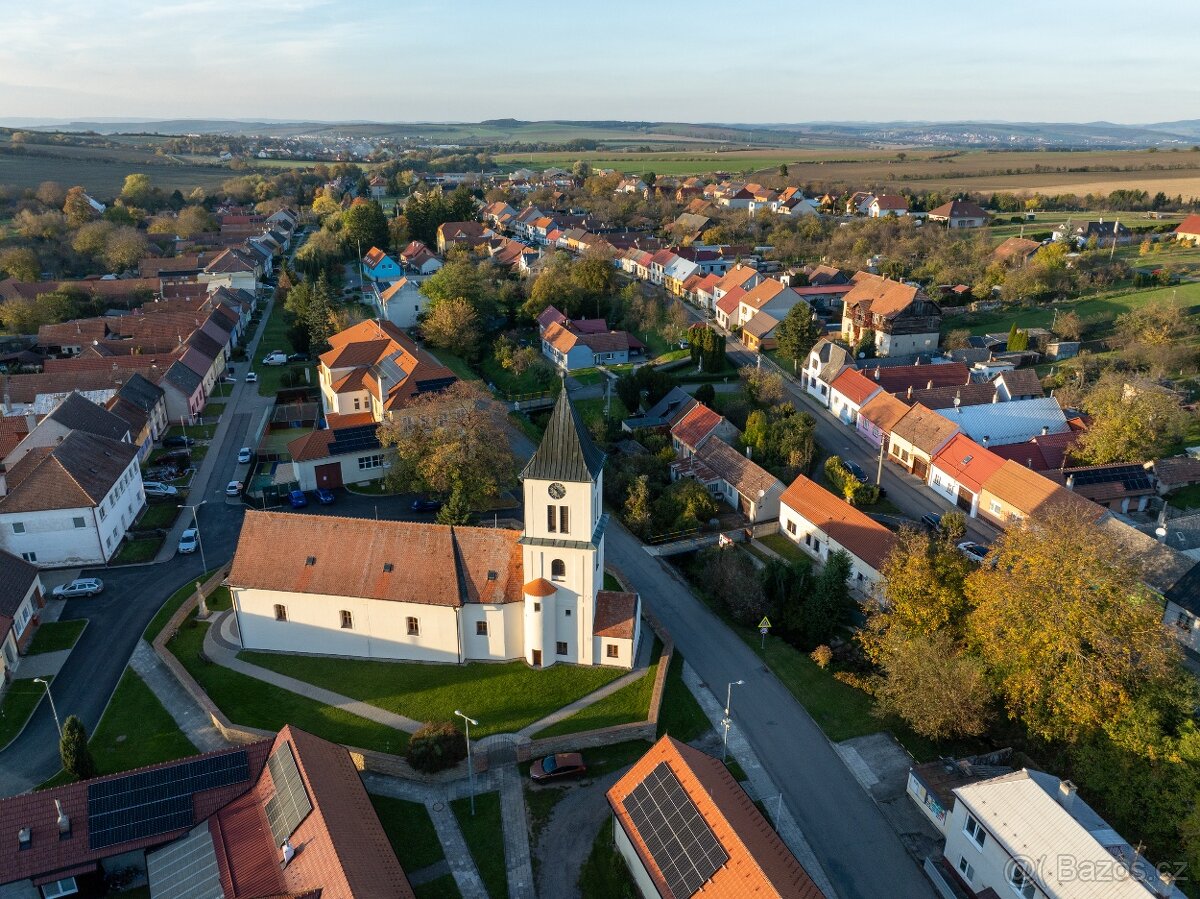 Rodinný domek v obci Horní Němčí - 19