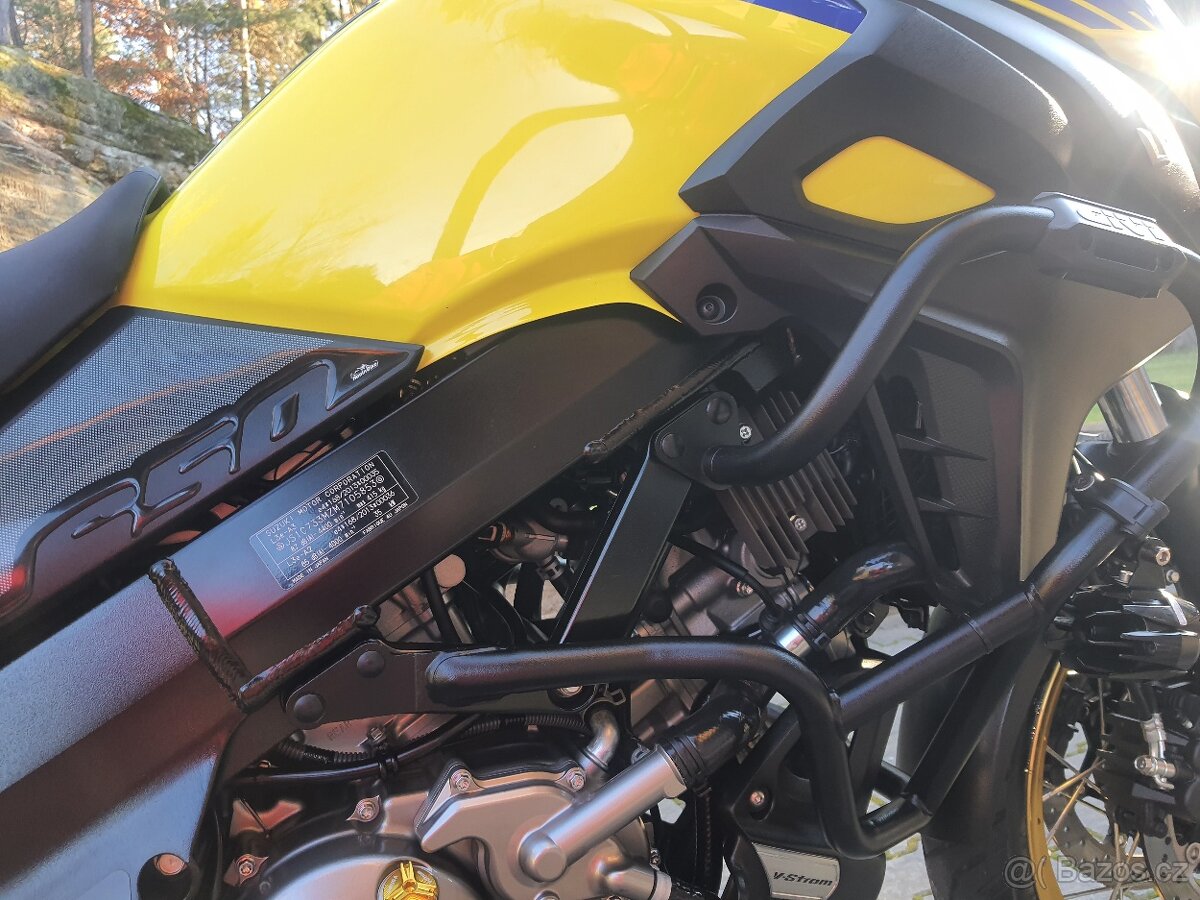 Suzuki DL 650 V-Strom XT ABS - SUPER STAV + VÝBAVA 159.000,- - 19