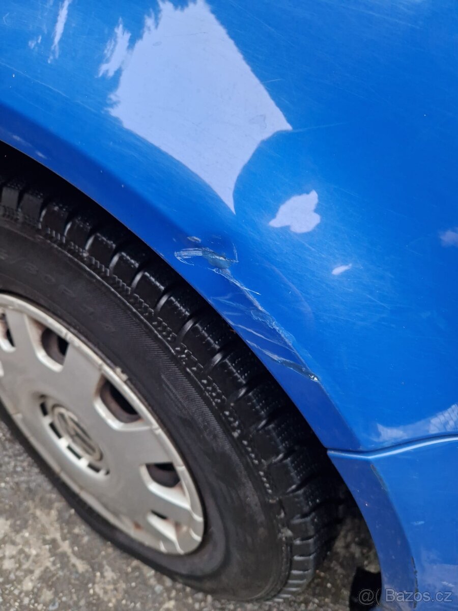 Vw GOLF 1.4 16V benzín - 19