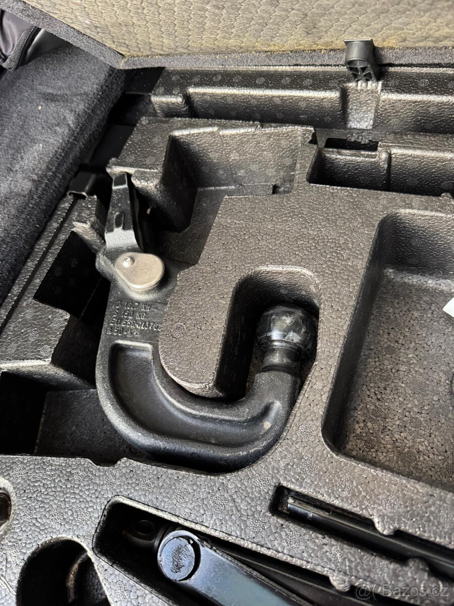 Land Rover Discovery 4 – 3.0 SDV6, 188 kW - 19