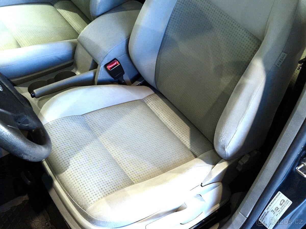 VW Caddy Maxi 1.9TDi 77KW 7 Míst Digi klima Tažné - 19