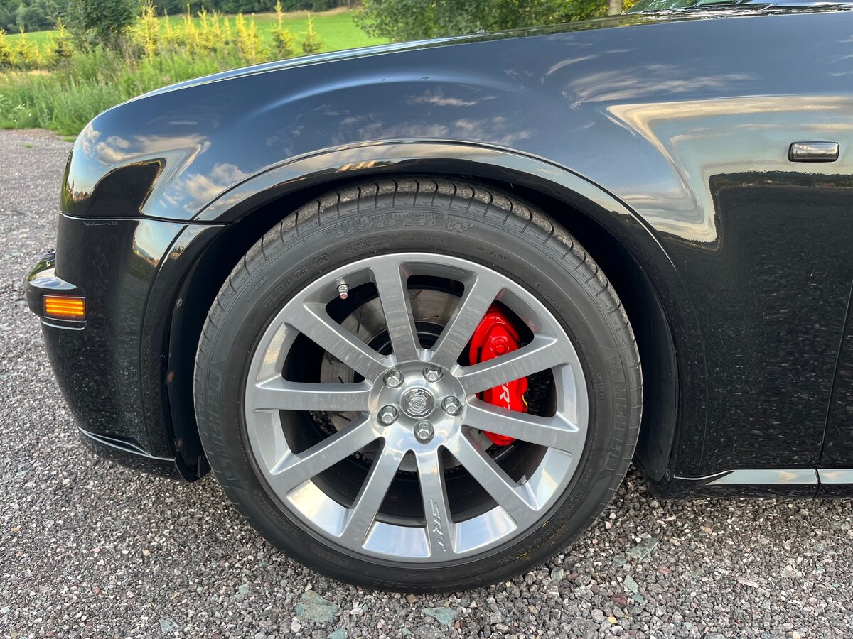 Chrysler 300C 6,1 SRT-8 - 19