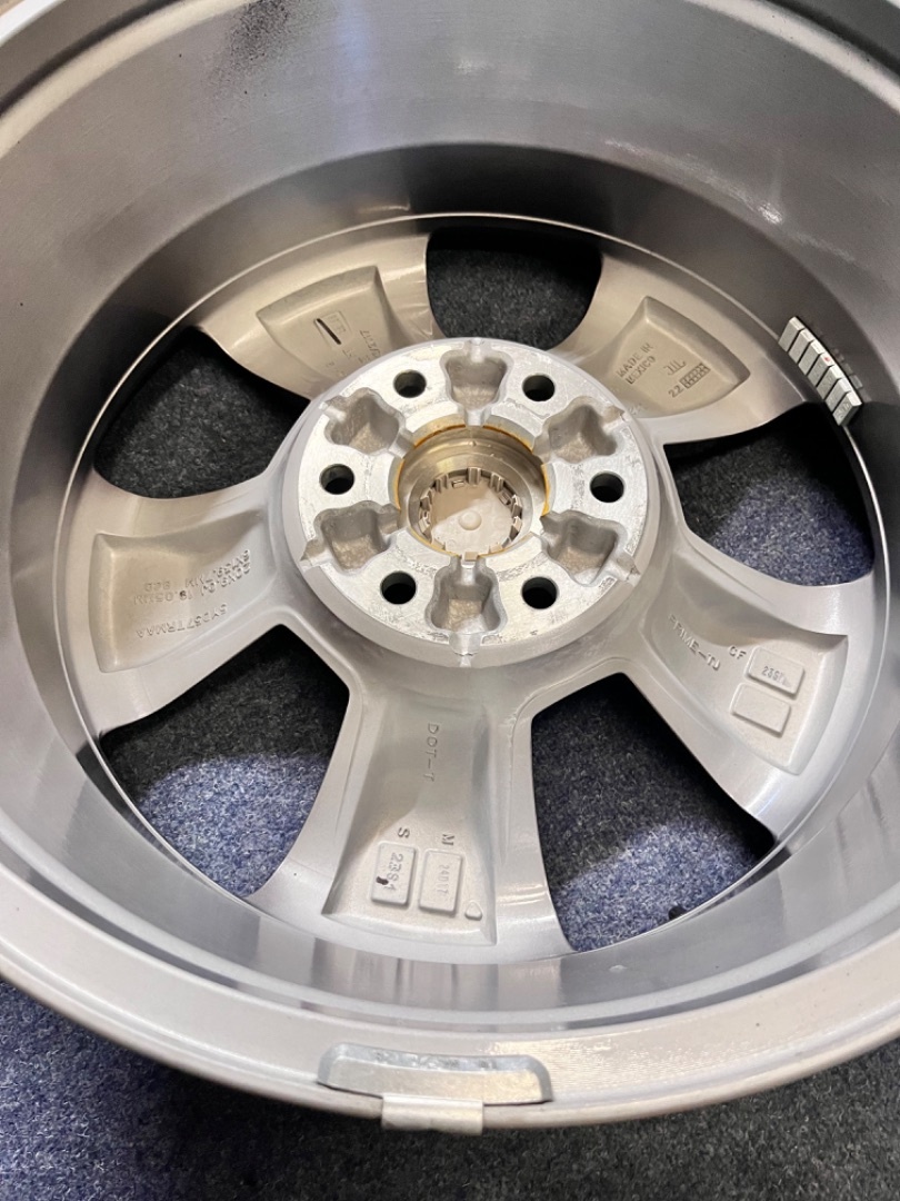 6x139.7 R20 Originál Dodge RAM 1500 REBEL - TOP STAV - - 19