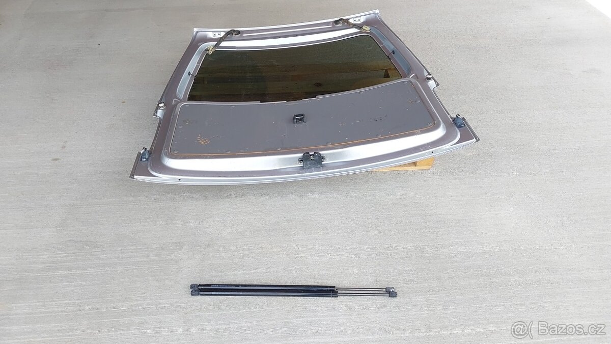 VW Caddy – Dveře kufru , Vzpěry - 19