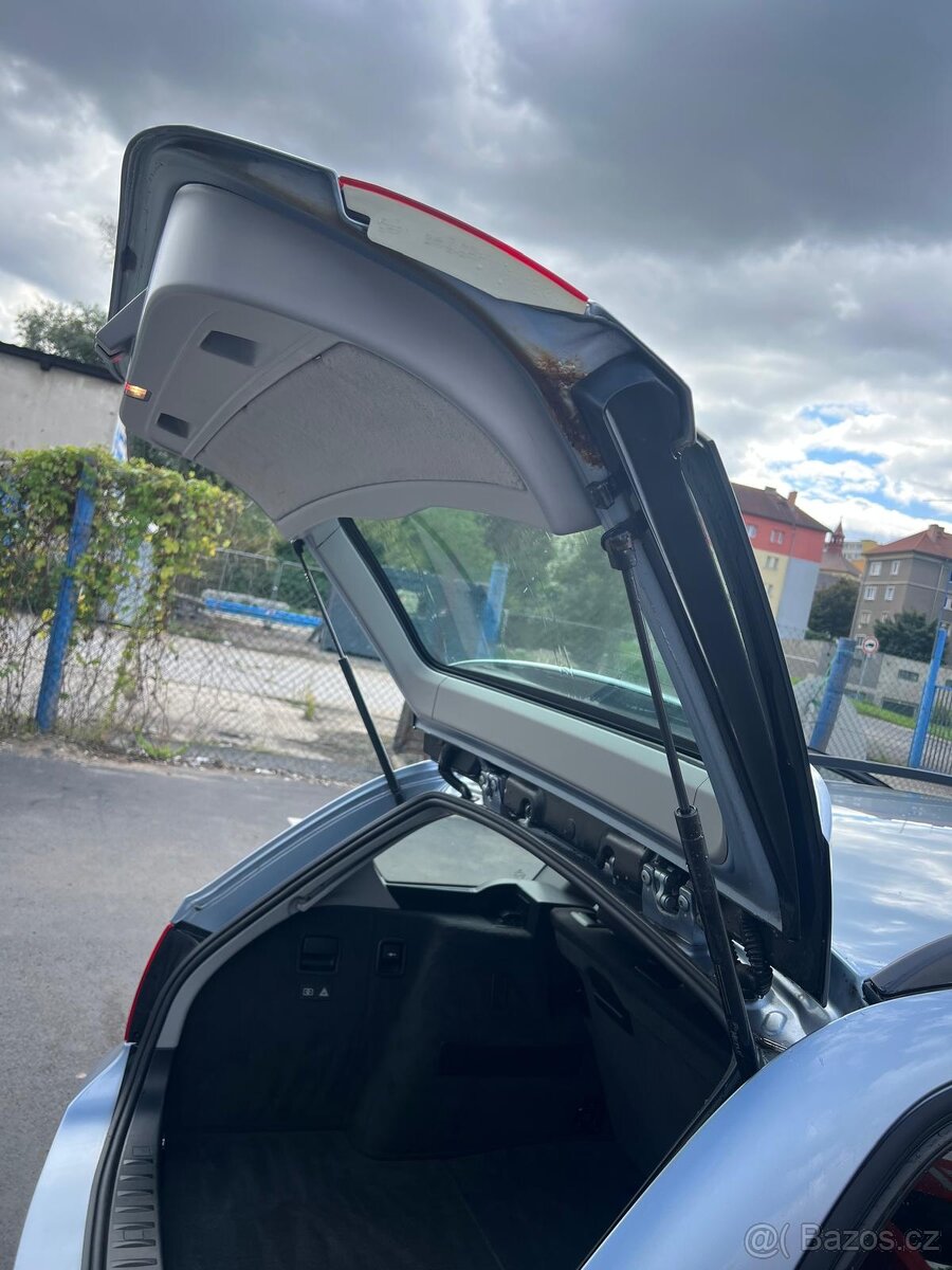 BMW 316i 1.6i 90kw, r.2009, serviska, klima, stk - 19