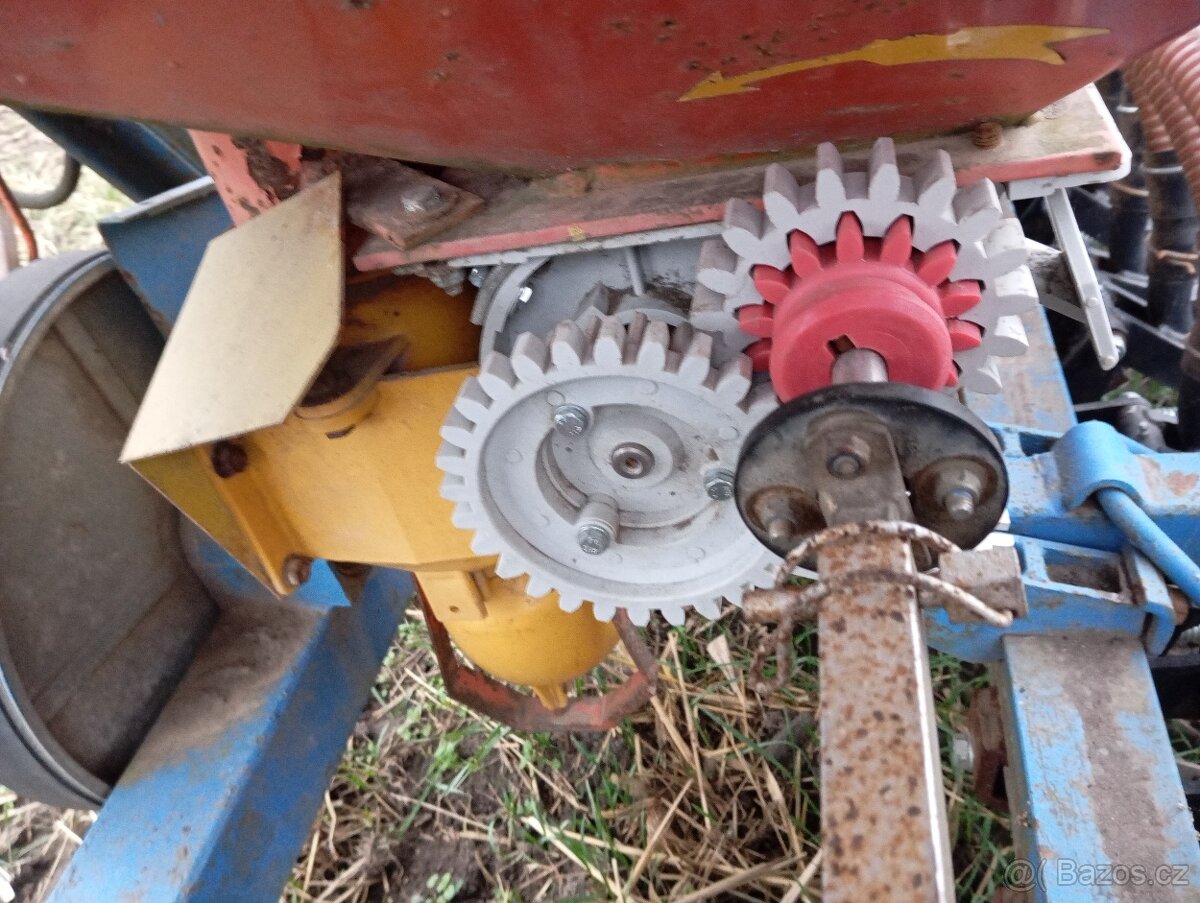 Predám sejacku - 19