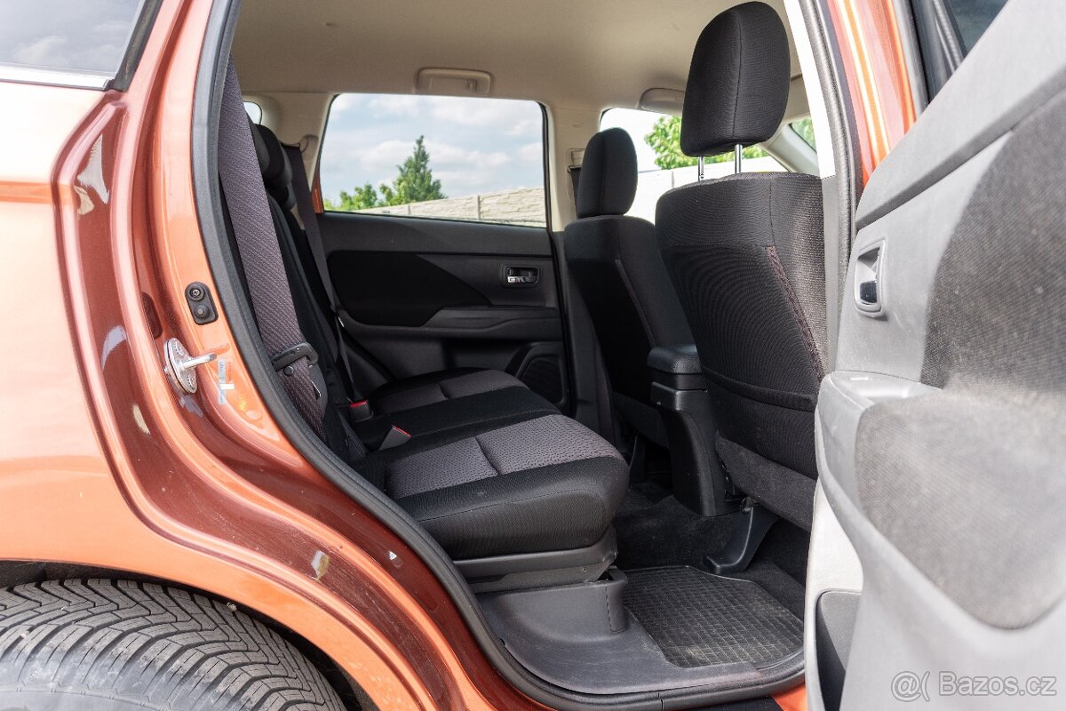 Mitsubishi Outlander 2.0 MIVEC 4x4 Automat - 19