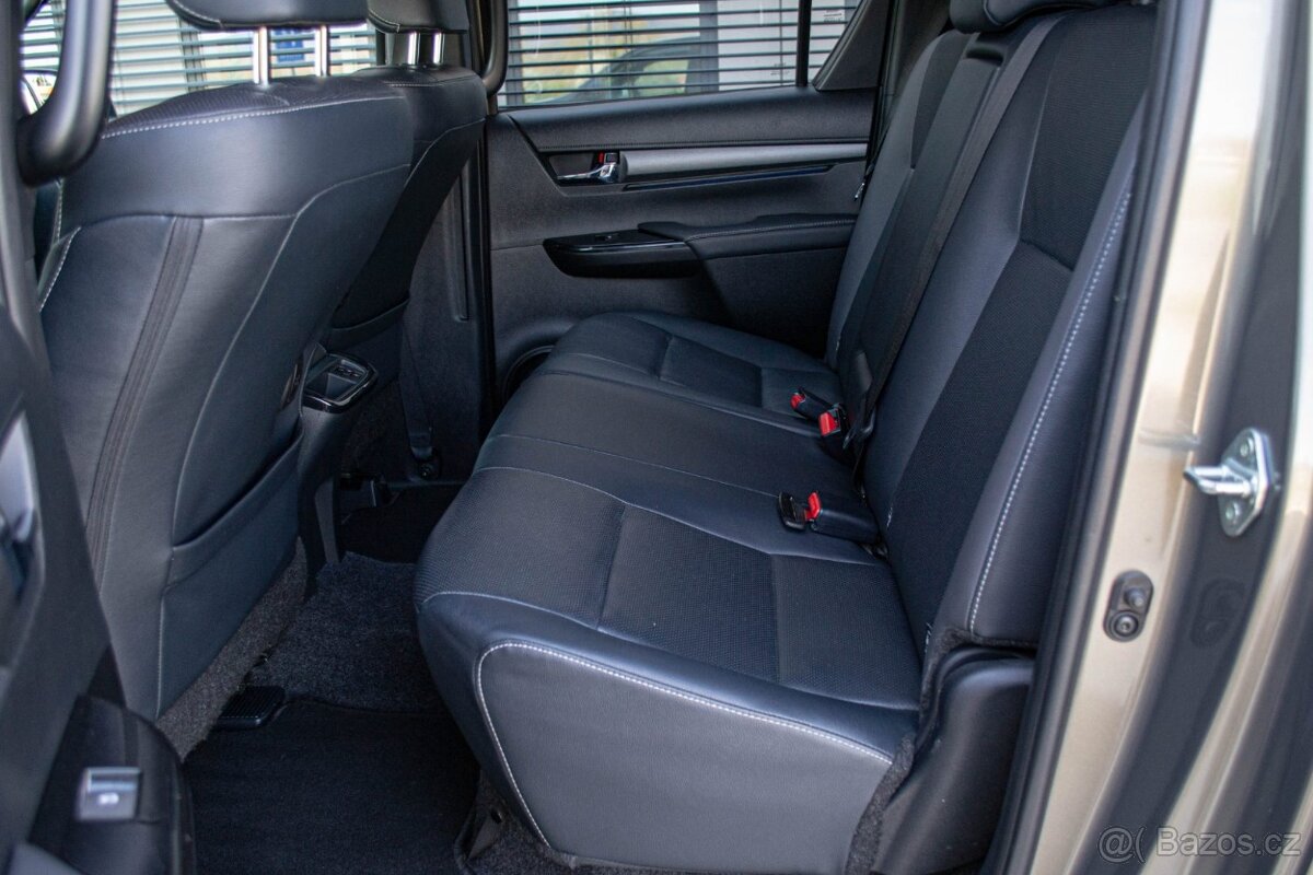Toyota Hilux DC 2.8 I D-4D Invincible 4x4 A/T - 19