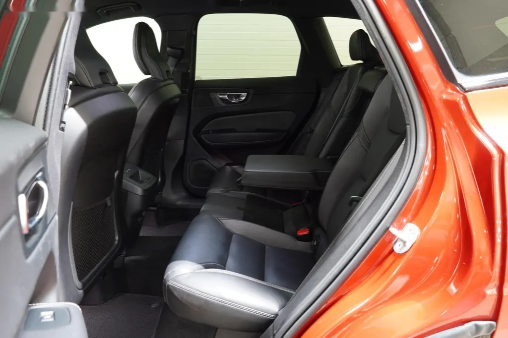 Volvo XC60, B5 AWD Plus Dark,ČR, DPH, - 19