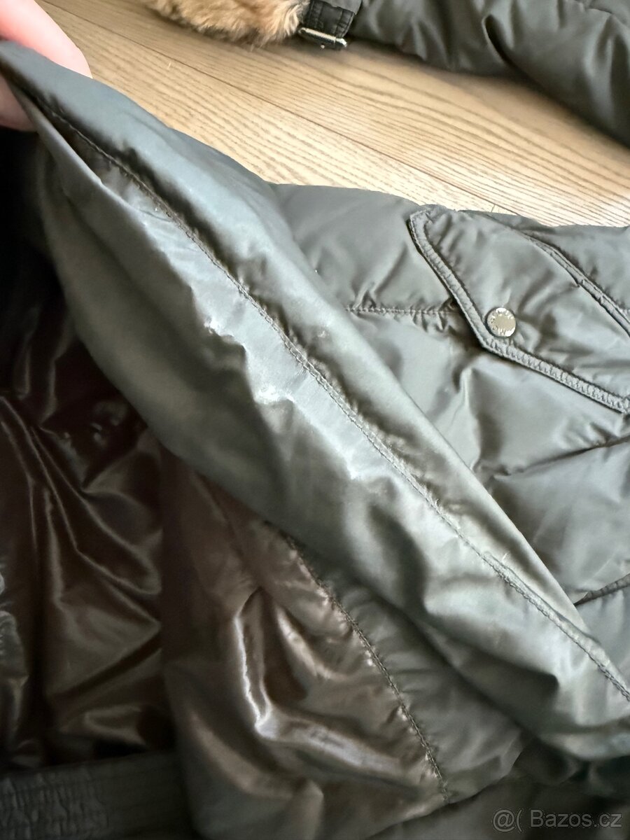 Perova bunda Moncler s myvali kozesinou - 19