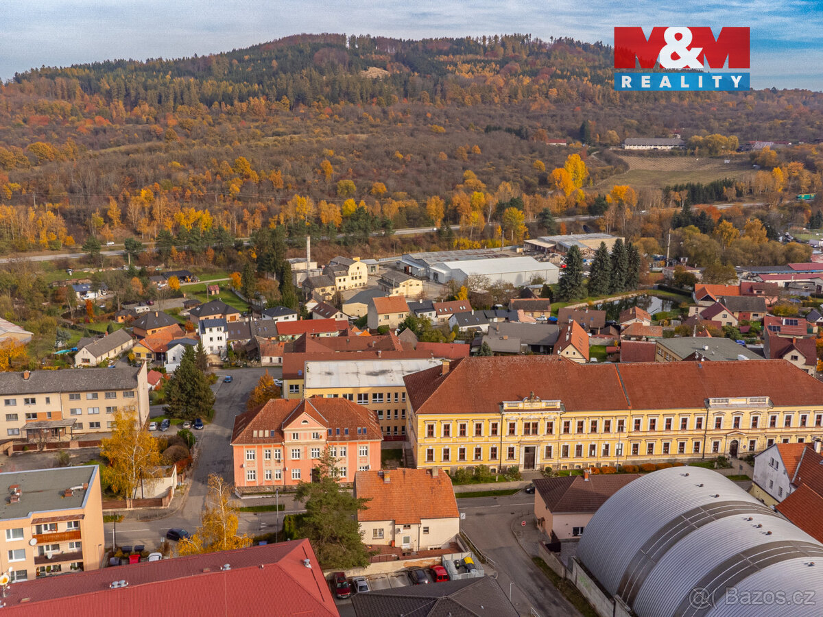 Prodej rodinného domu, 226 m², Votice, ul. Pražská - 19