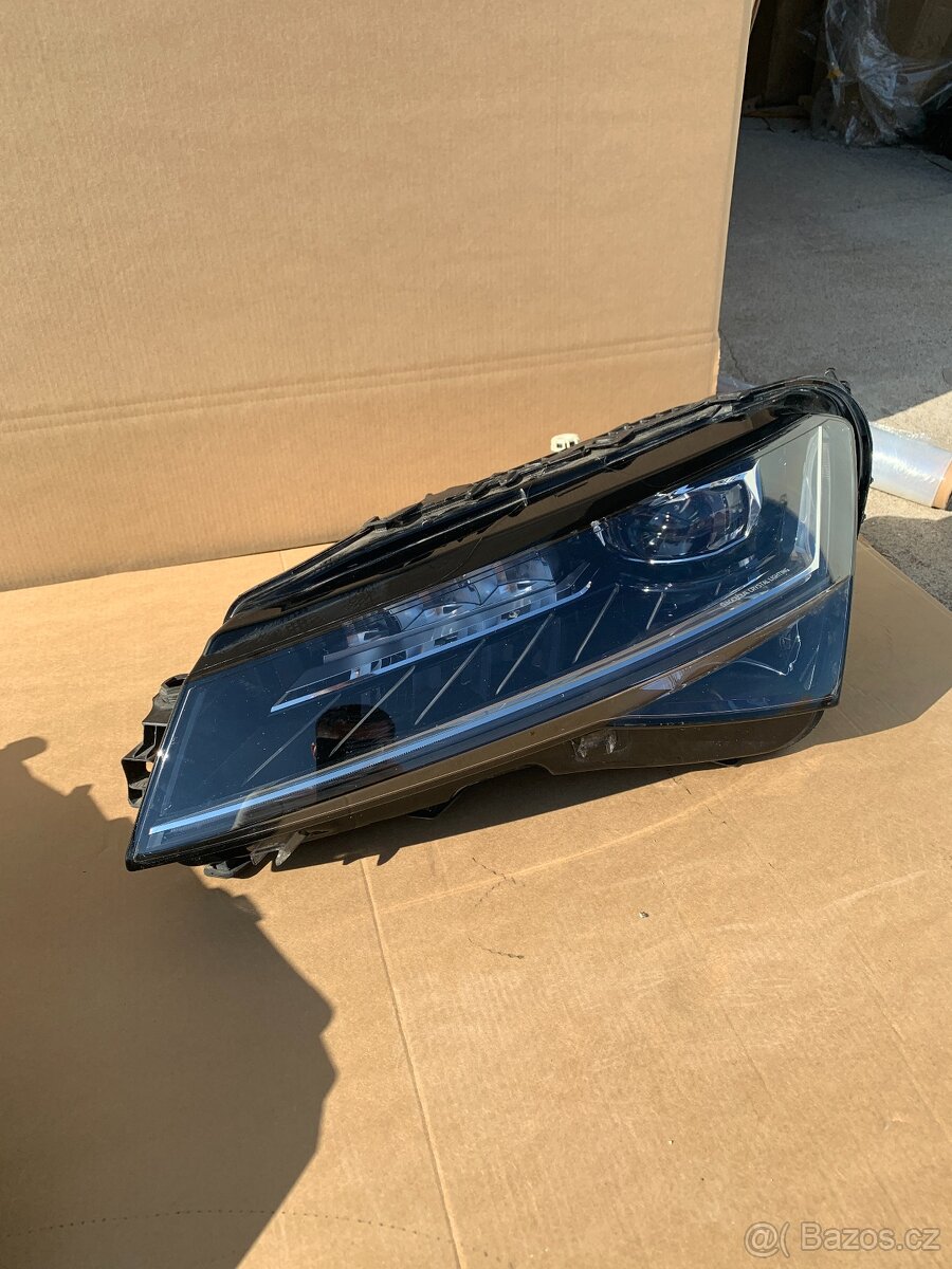 svetlo skoda superb 3 III lift svetla xenony - 19