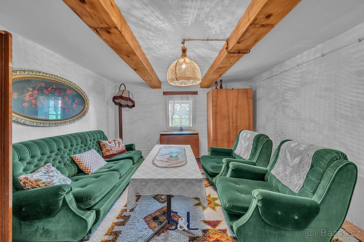 Historický rodinný dům s charakterem chalupy z 18. století – - 19