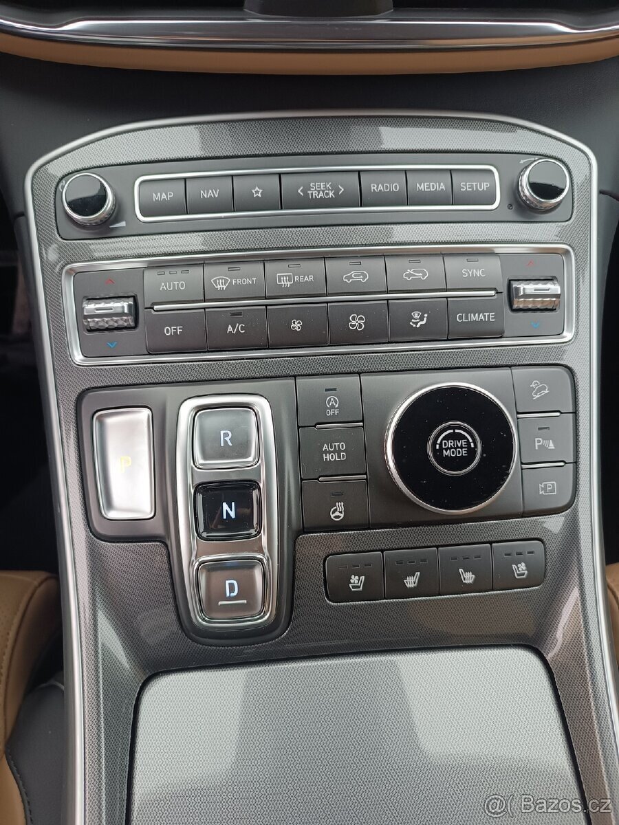 Hyundai SANTA FE 2,2 CRDI automat 4/23 PREMIUM ČR TOP 4200km - 19