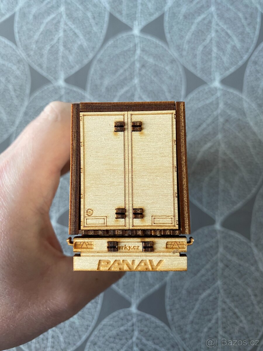 Nový dřevěný model tahače Iveco S-Way s návěsem Panav - 19