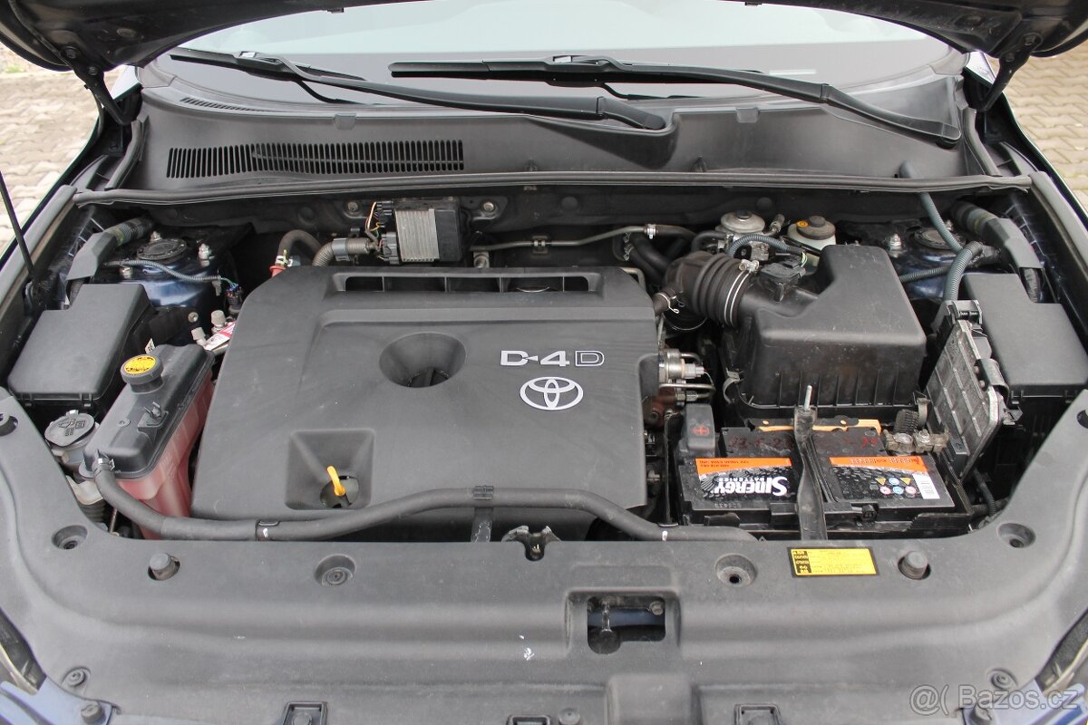Toyota Rav4 2.2D-4D 100kW + 4X4 + BEZ KOROZE + TAŽNÉ - 19
