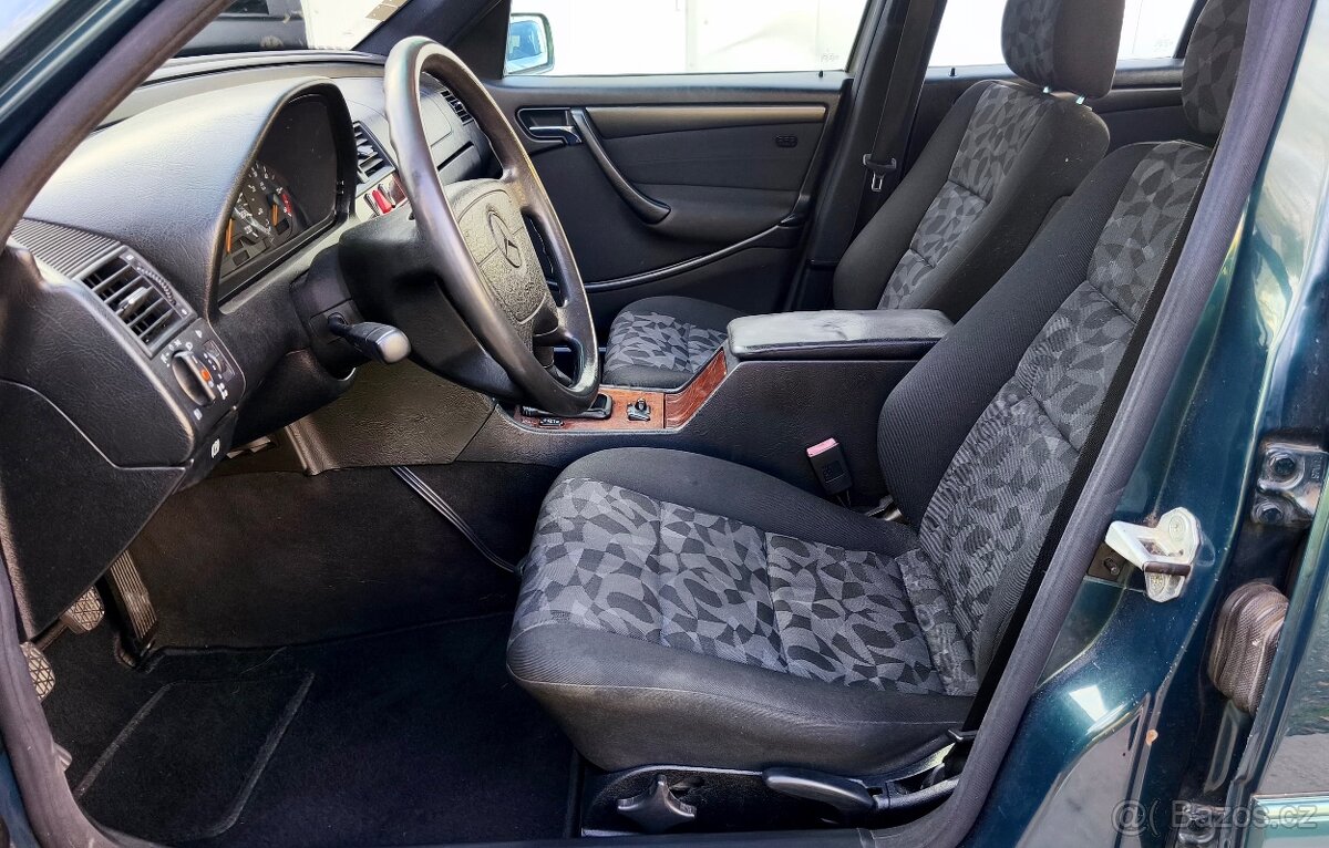 Mercedes-Benz C220 diesel AMG 17” NOVÁ TK a EK - 19