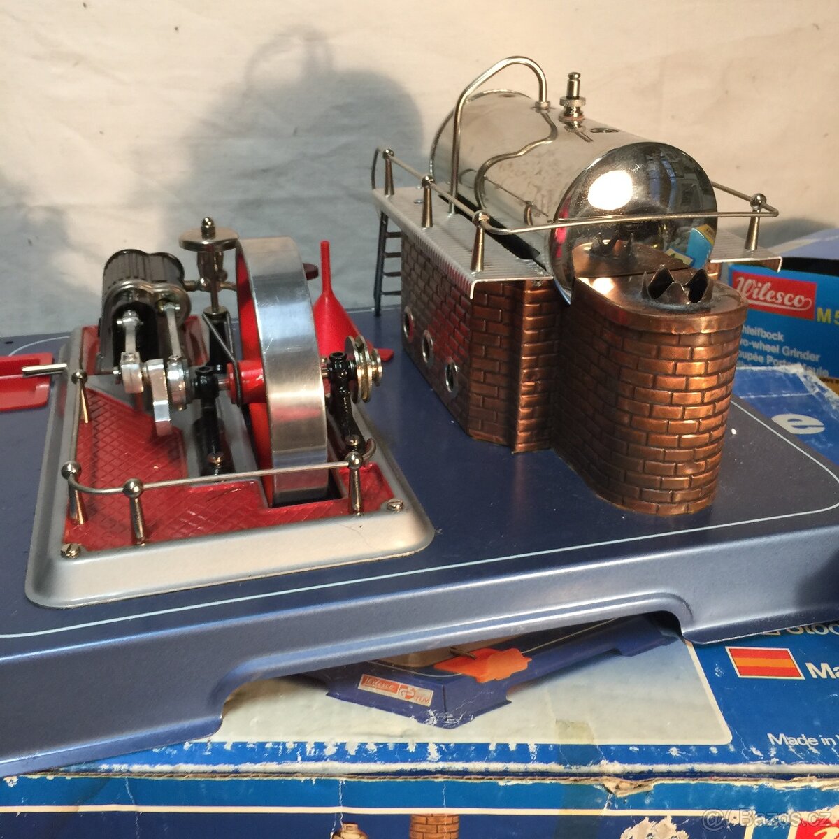 Parní stroj velký nepoužitý + příslušenství transmise líh - 19