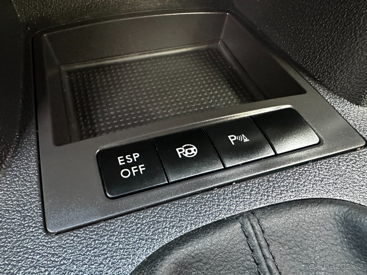 Volkswagen Touran 1.4 TSI 103 kW Highline Navi ParkAssist - 19