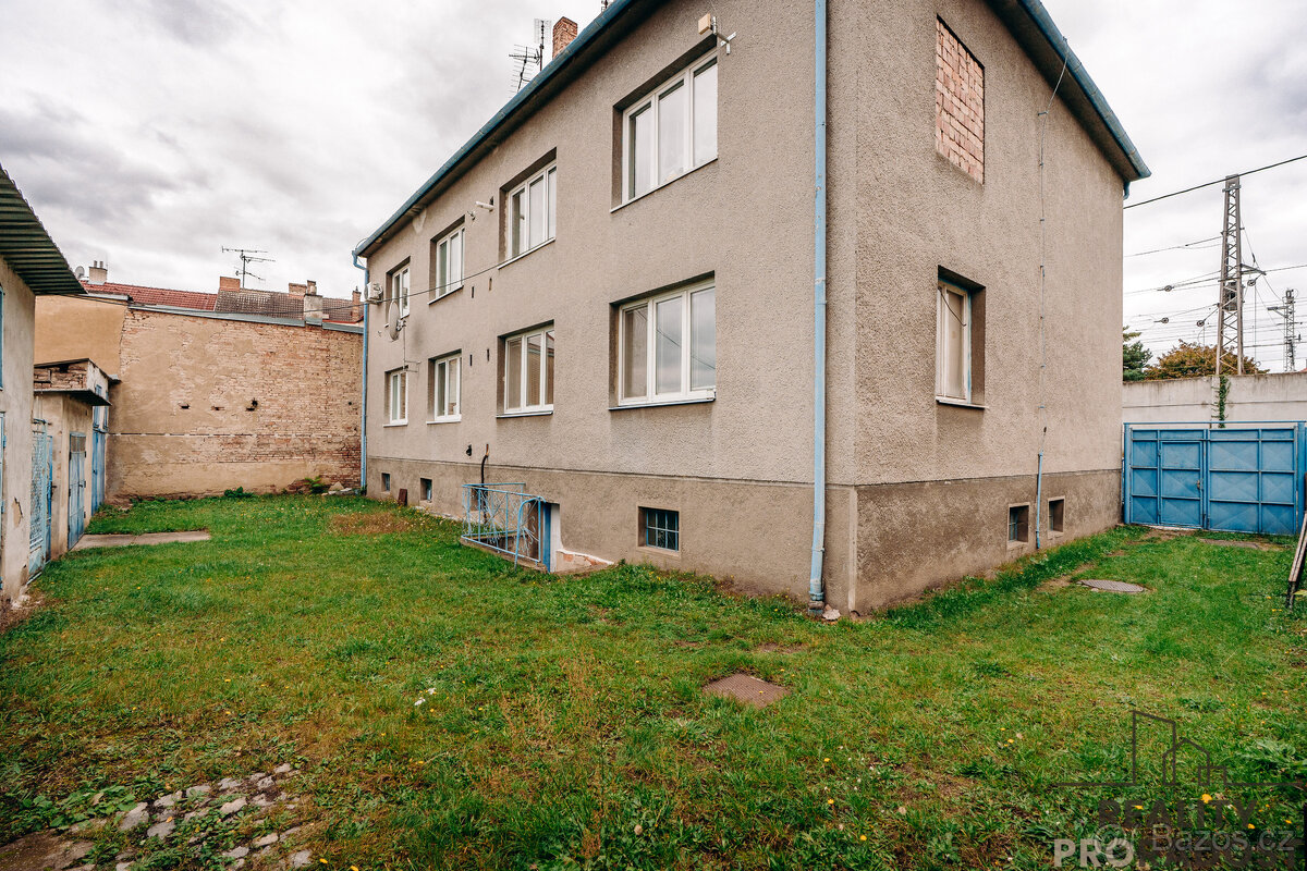 Prodej bytu 3+1 71m² se zahrádkou a dvougaráží – Nádražní - 19