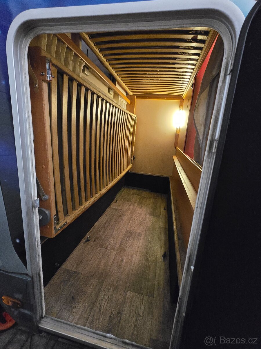 Obytné auto Renault Master 2,5/ 88kw - rok 2008 - 19