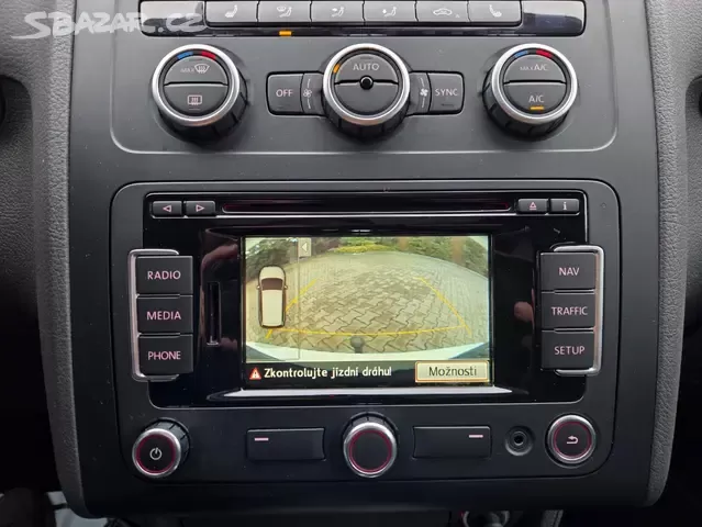 Touran 2.0TDI 103kW Highline DSG,7.míst,xenon,tažné,Webasto - 19