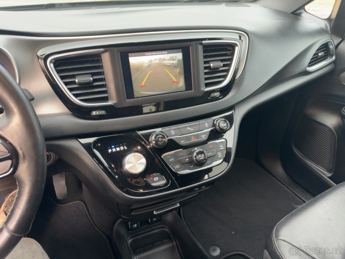 Chrysler Pacifica 3,6 L 8 míst S type 2019 - 19