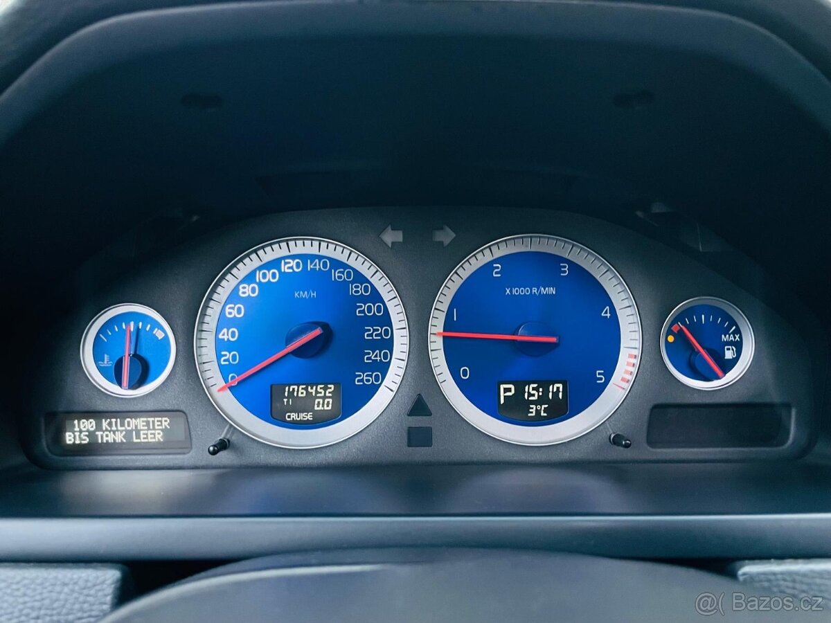 Volvo XC90 2.4 D5 4x4 AUTOMAT R-DESIGN FACELIFT NEZÁVISLE T. - 19