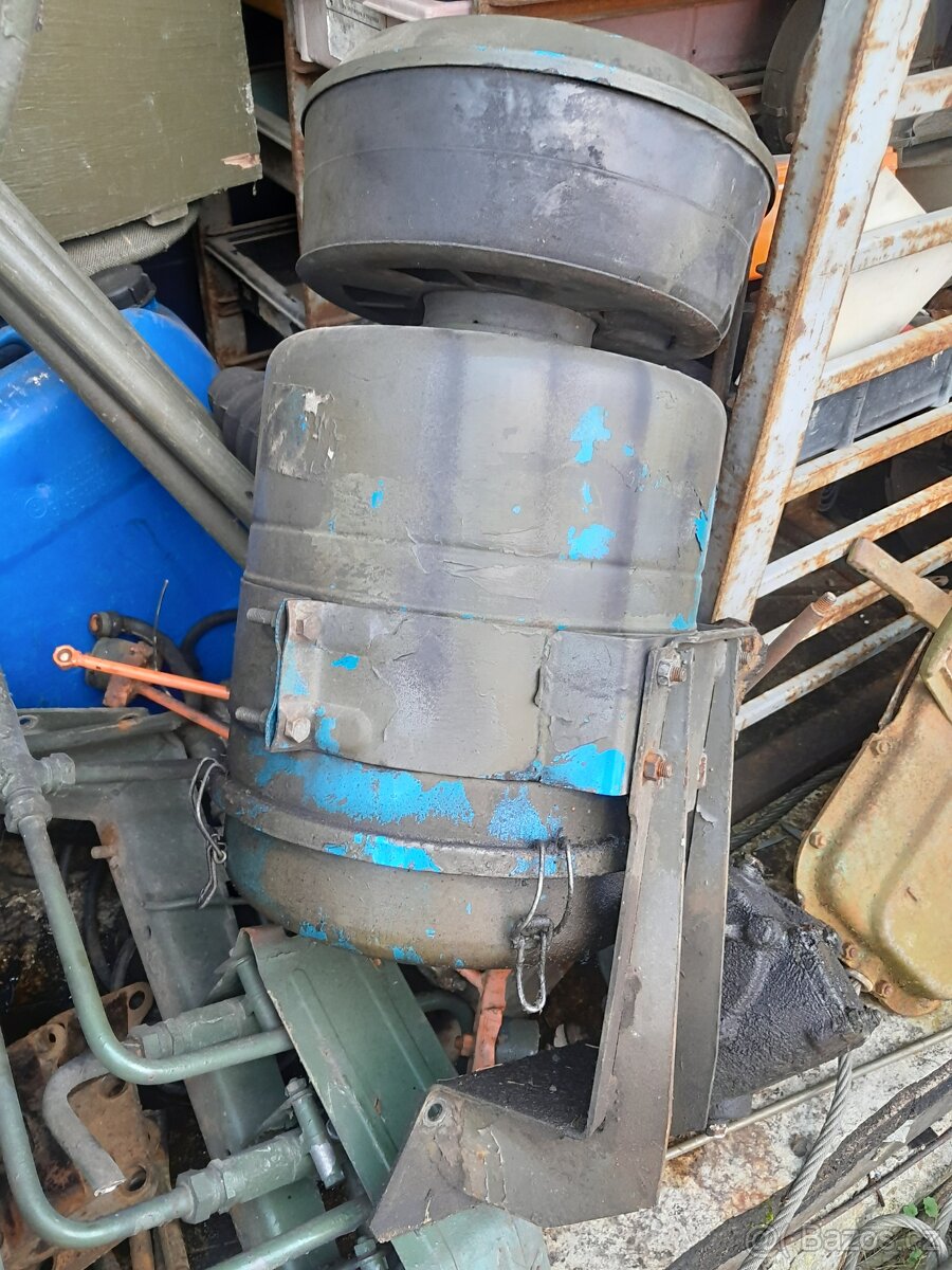 Praga V3S náhradní díly - 19