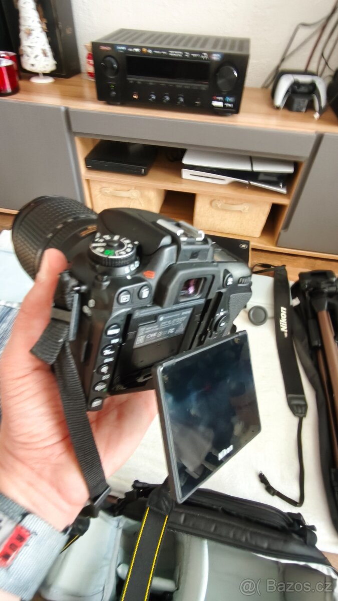 Nikon D7500, 2 objektivy a příslušenství - 19