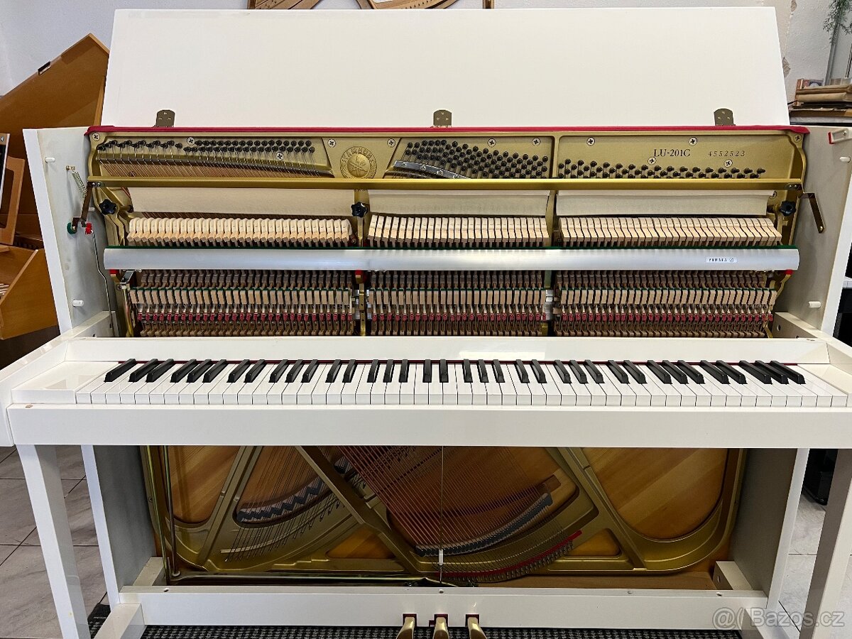 Yamaha LU-201 se zárukou až 5 let. Doprava zdarma - 19