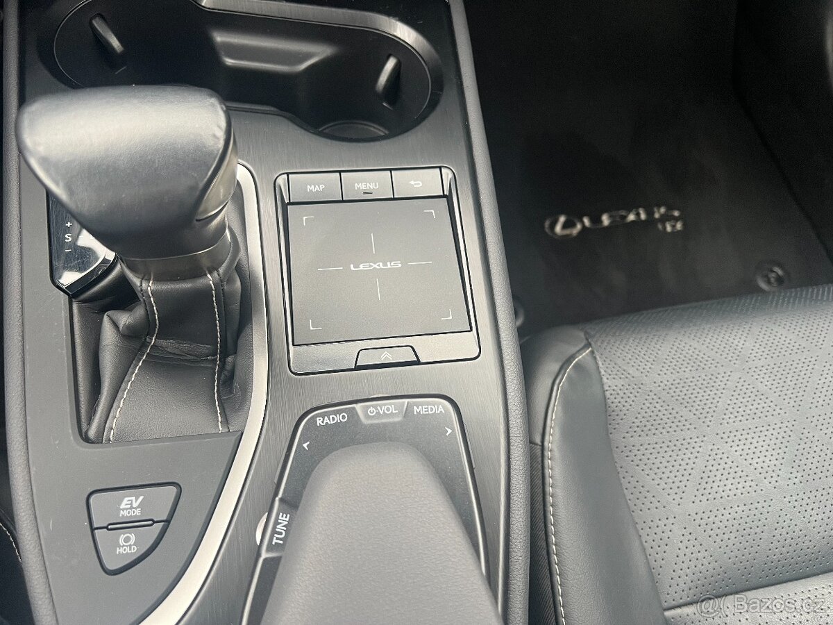 Lexus UX 250h 12/2019, 58 000 km - 19
