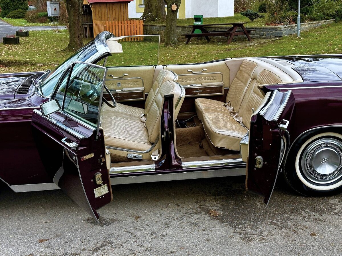 Lincoln Continental 1966 - 19