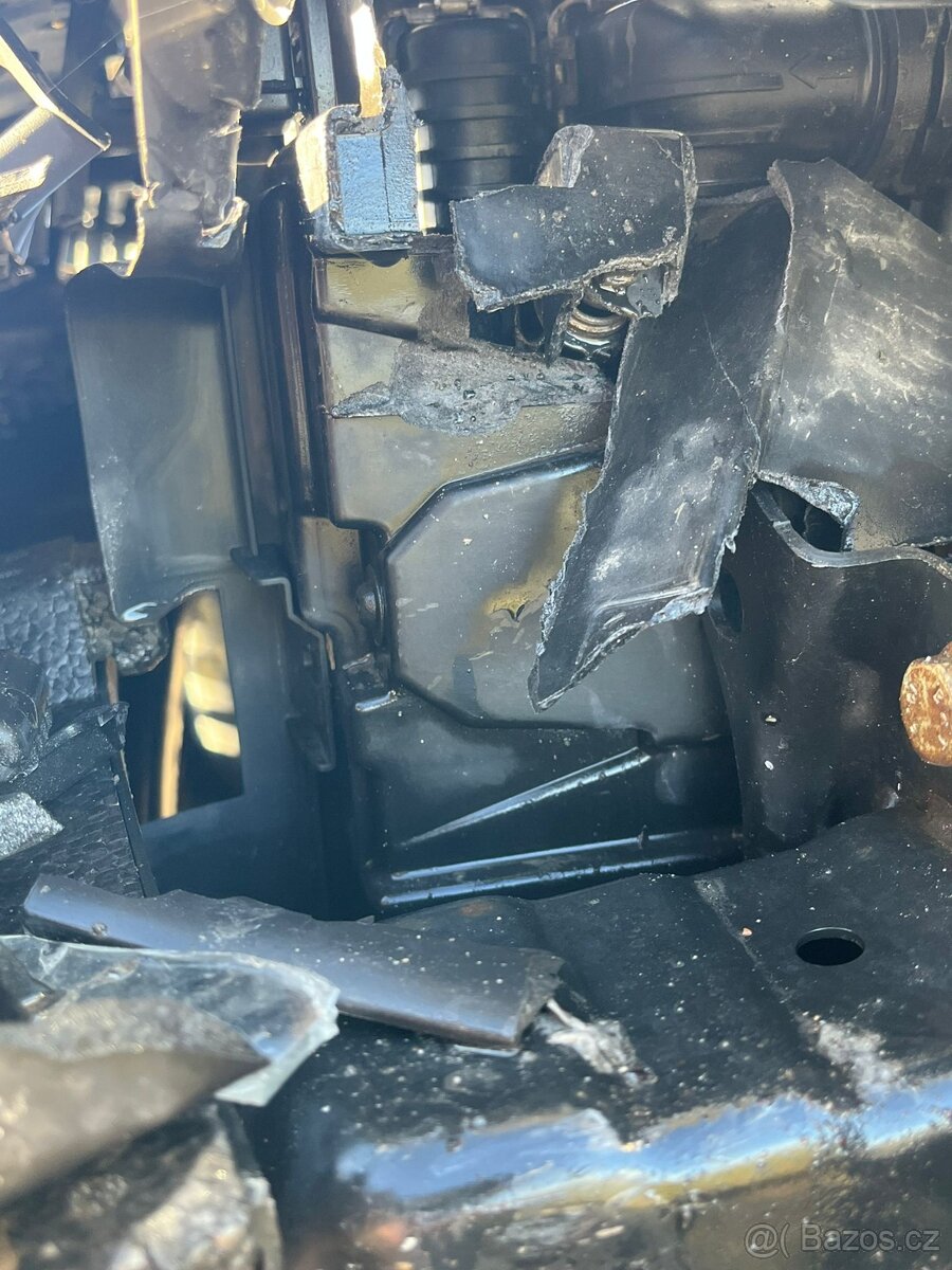 Osobní užitkové vozidlo Volkswagen Caddy - havarované - 19