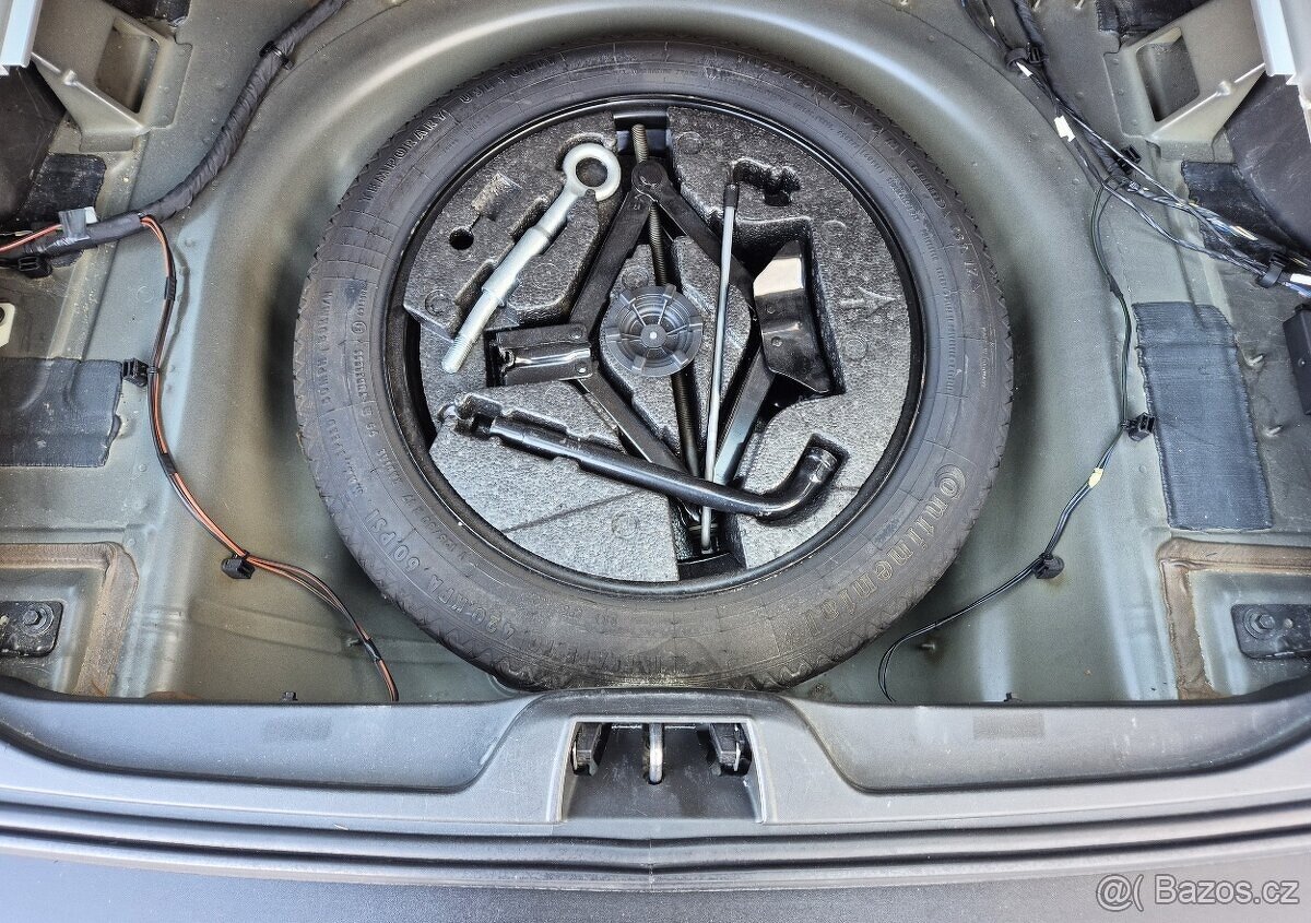 VOLVO XC70 2.4D 133KW 5 VÁLEC 1 MAJITEL AUTOMAT 4x4 XENON - 19