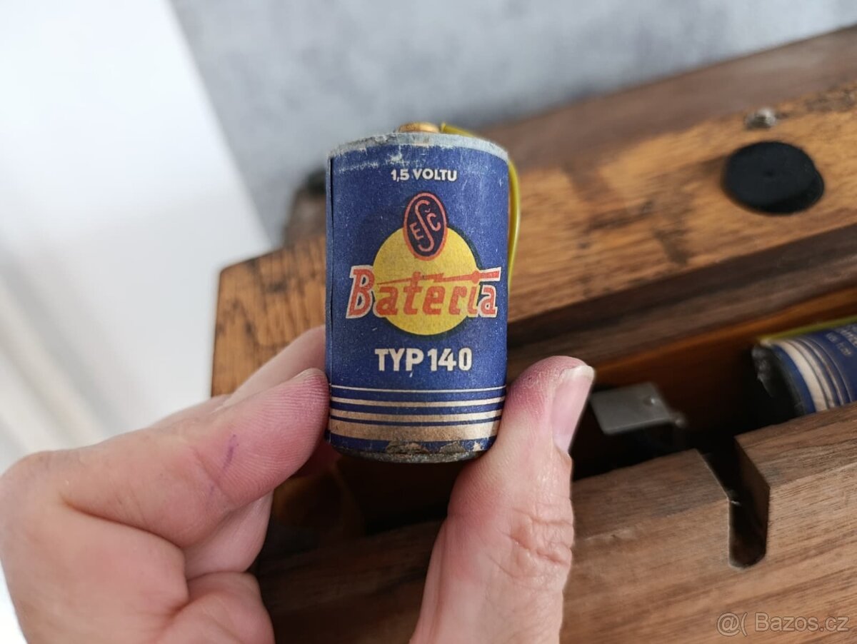 Starý vzhledově velice zachovalý německý přístroj - 19