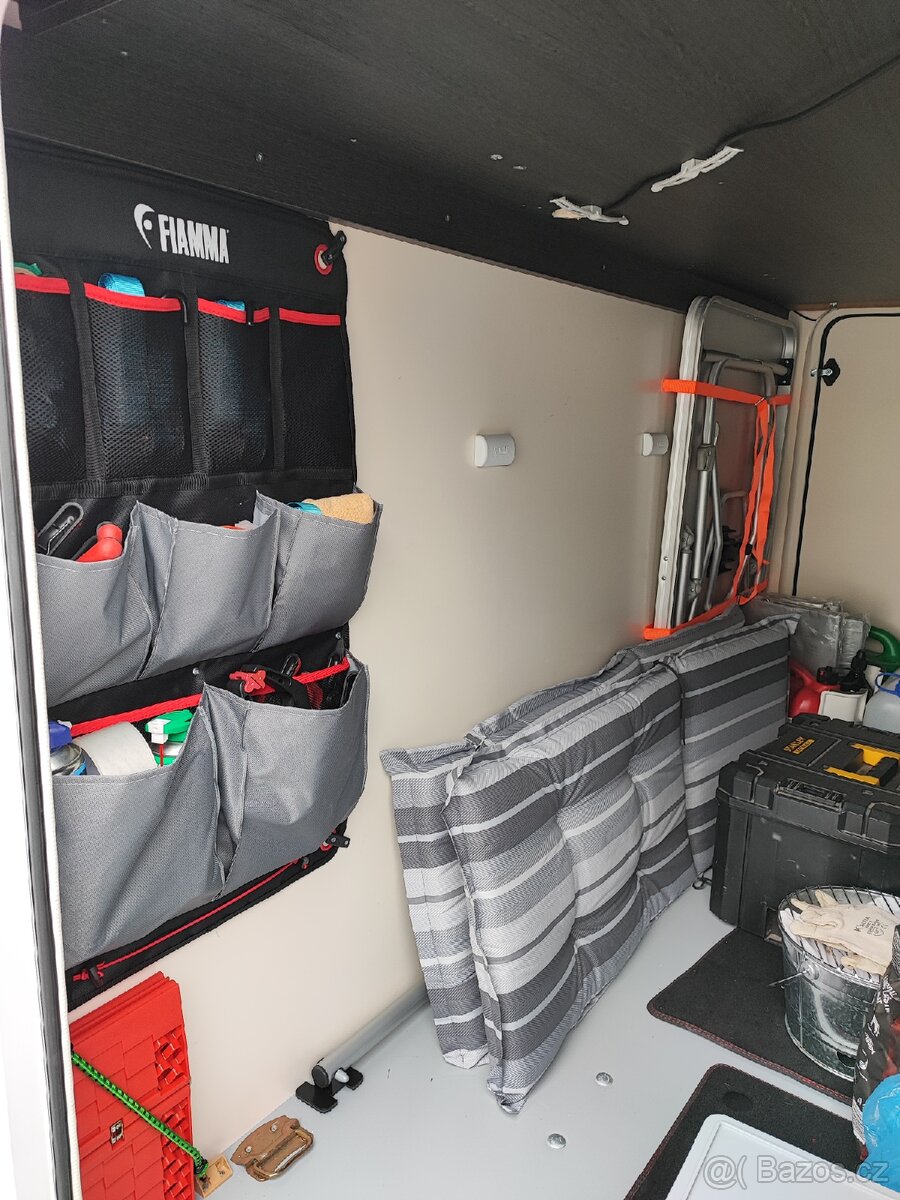 Obytný karavan Ford - 19