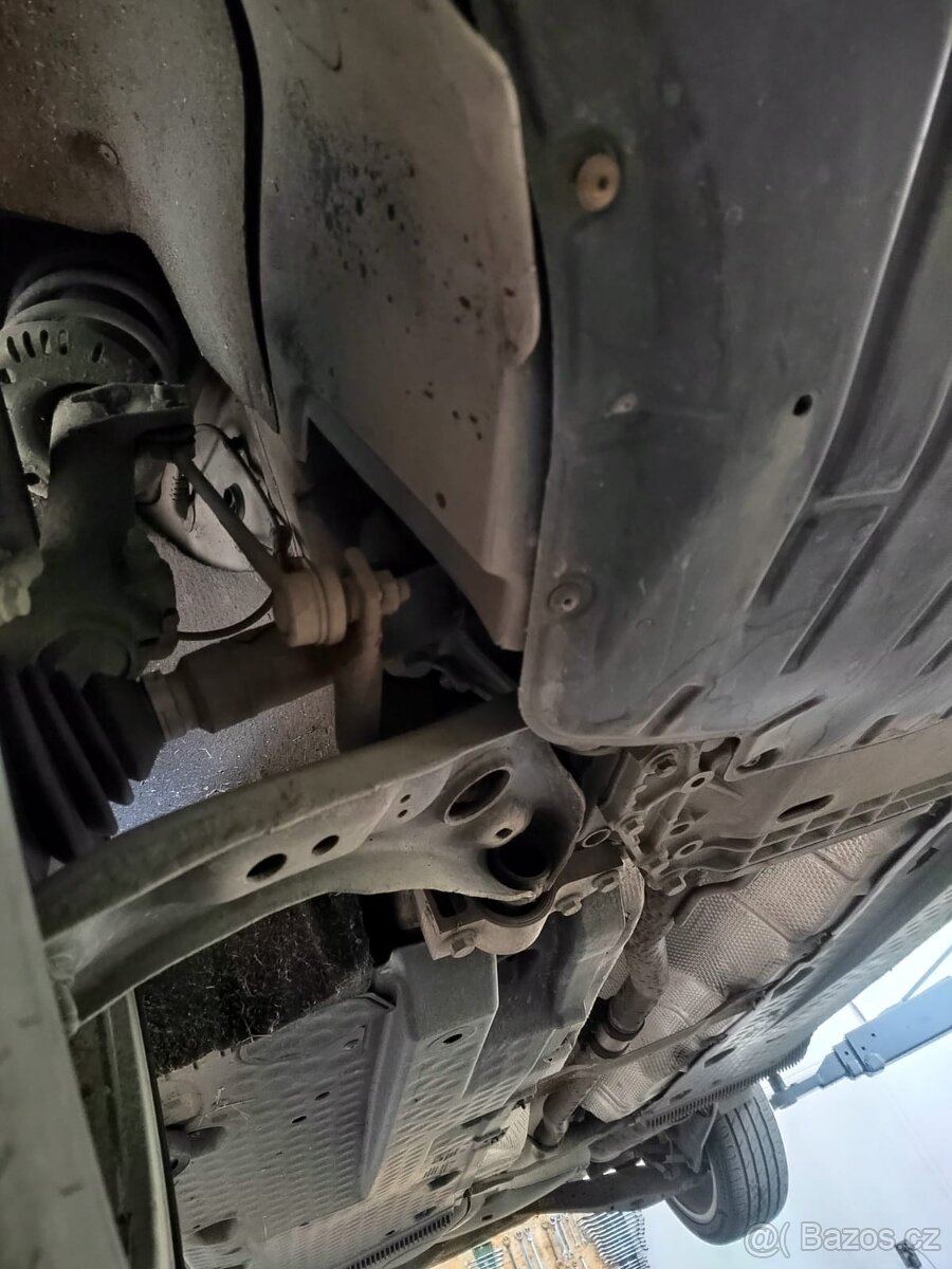 Škoda Octavia 2,0TDi 103kW Kombi Ambiente alu 18 - 19