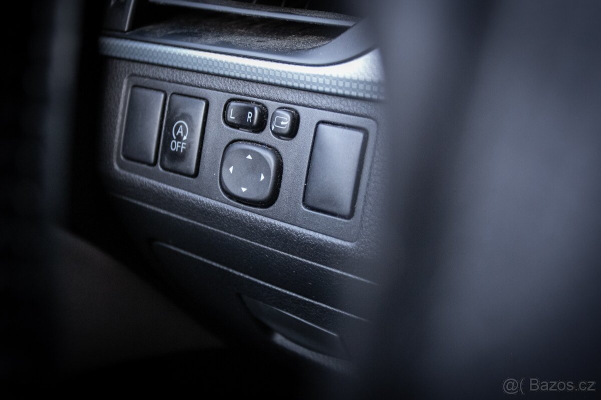 Toyota Avensis Combi 2.0 105kW - 19