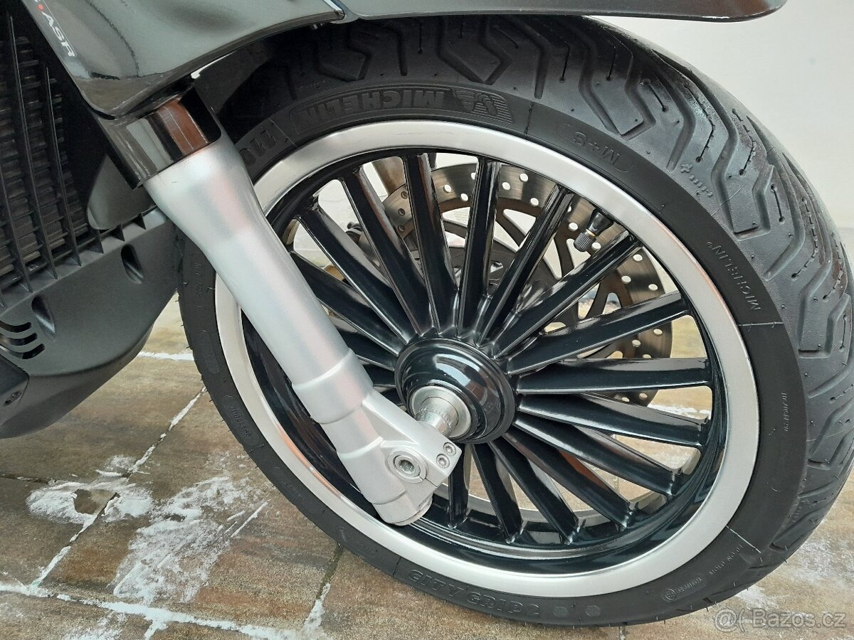 Piaggio Beverly 300i ABS, ASR, 2017, ZIMNÍ CENA - 19
